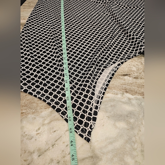 Nina Leonard Black and White Pull On Hankerchief Hem Dress Size Large - Picture 9 of 11